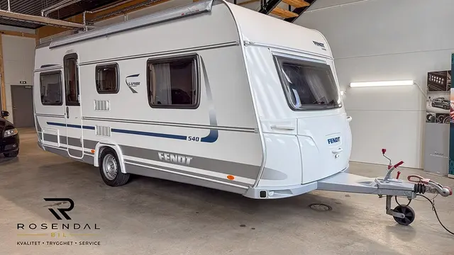 Fendt Saphir 540 TF Markis med väggar Besiktigad välvårdad Queenbed